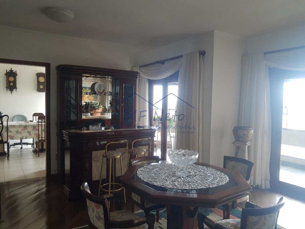Apartamento à venda com 6 quartos, 377m² - Foto 2