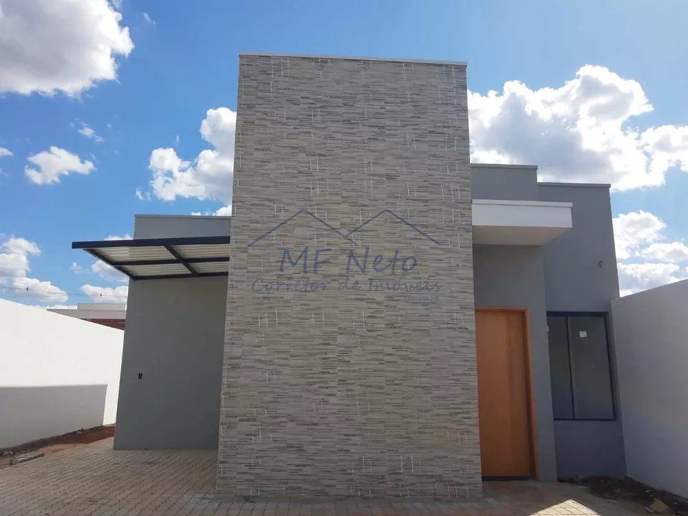 Casa à venda com 3 quartos, 250m² - Foto 2