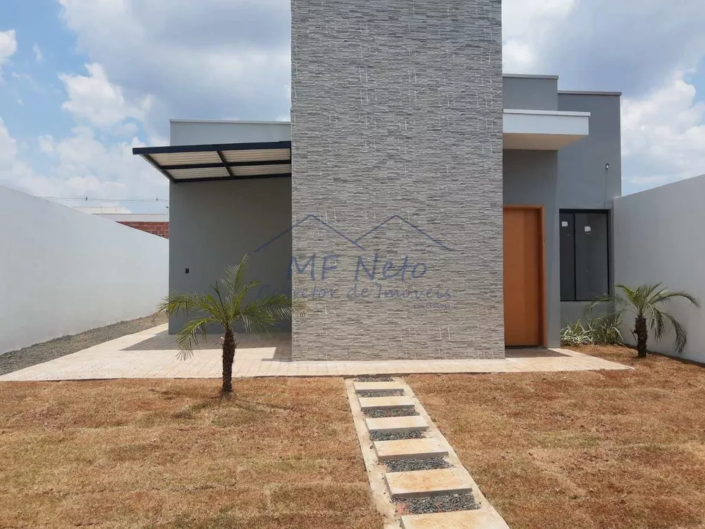 Casa à venda com 3 quartos, 250m² - Foto 1