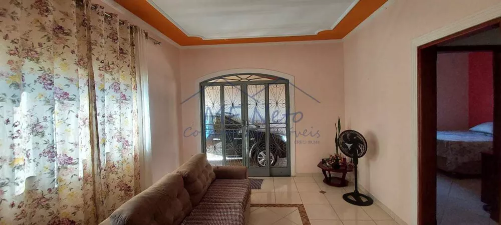 Casa à venda com 3 quartos, 350m² - Foto 1