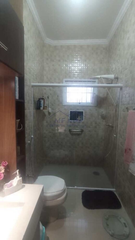 Casa à venda com 3 quartos, 250m² - Foto 2