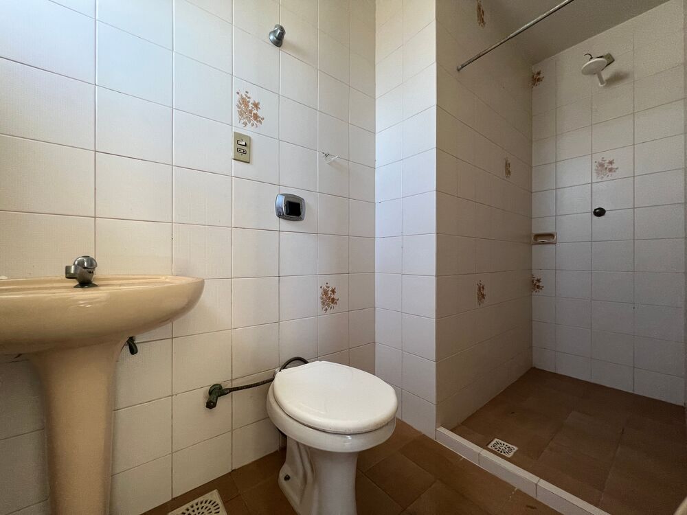 Cobertura à venda com 4 quartos, 300m² - Foto 2