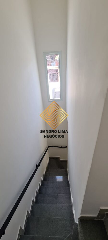 Casa à venda com 2 quartos, 60m² - Foto 11