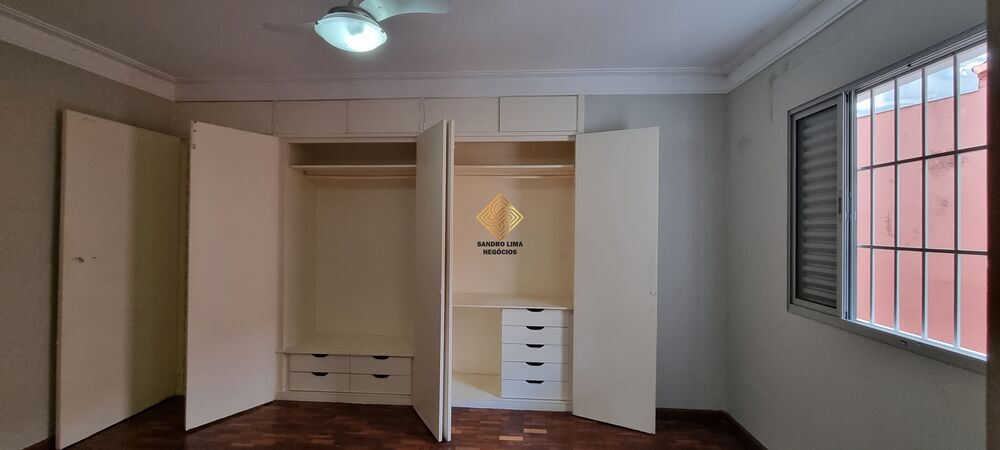 Casa à venda com 4 quartos, 200m² - Foto 13