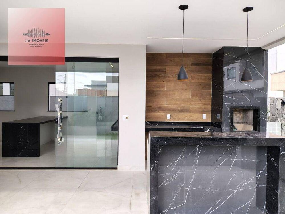 Casa de Condomínio à venda com 4 quartos, 260m² - Foto 1