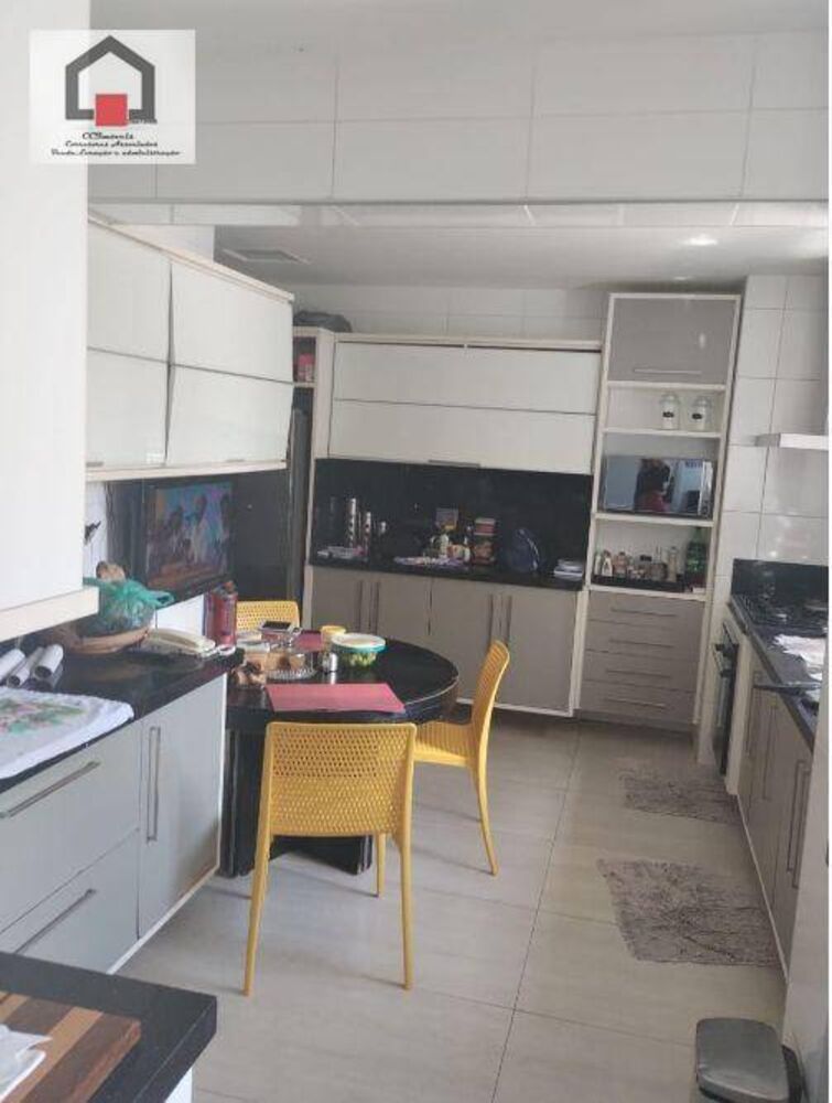Apartamento à venda com 4 quartos, 198m² - Foto 2