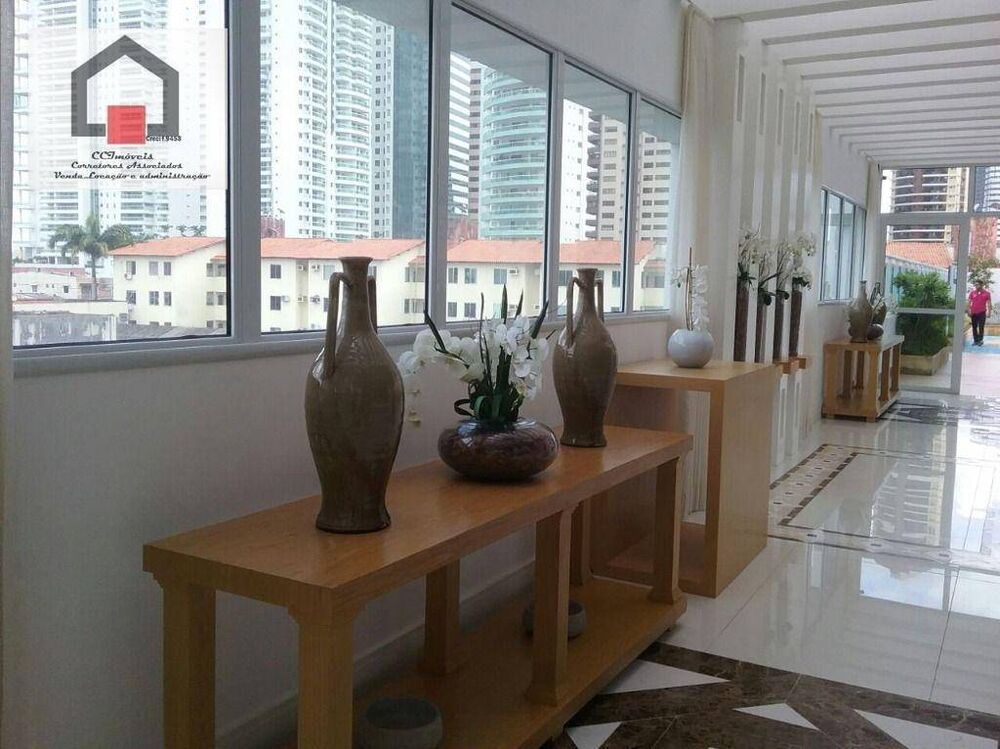 Apartamento à venda com 3 quartos, 202m² - Foto 2