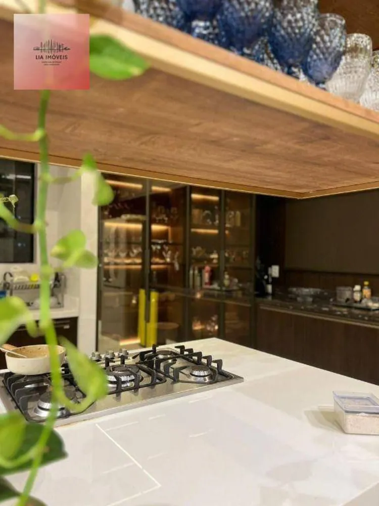 Cobertura, 3 quartos, 233 m² - Foto 2
