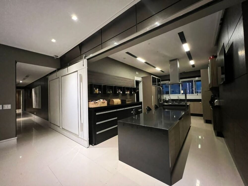 Apartamento à venda com 4 quartos, 444m² - Foto 1