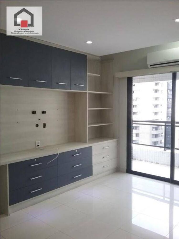 Apartamento à venda com 3 quartos, 198m² - Foto 2