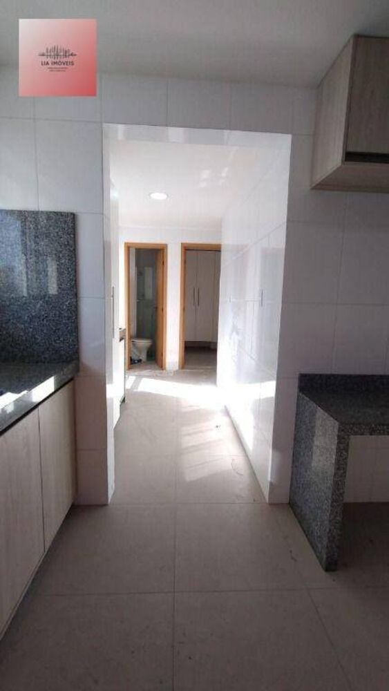 Apartamento à venda com 3 quartos, 181m² - Foto 4