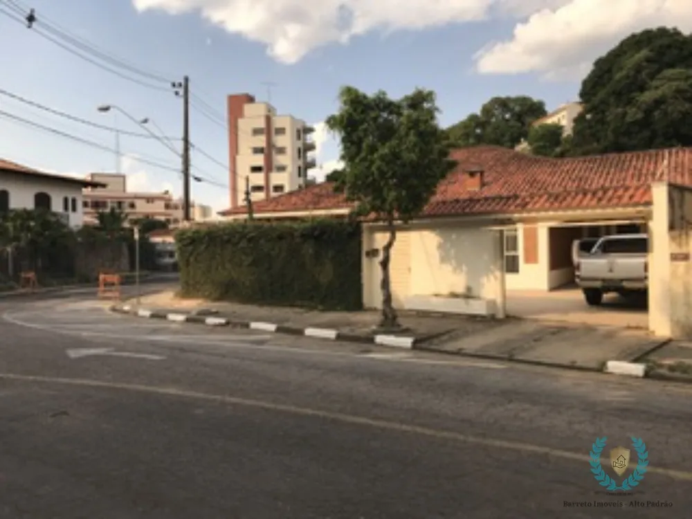 Casa, 4 quartos, 236 m² - Foto 1