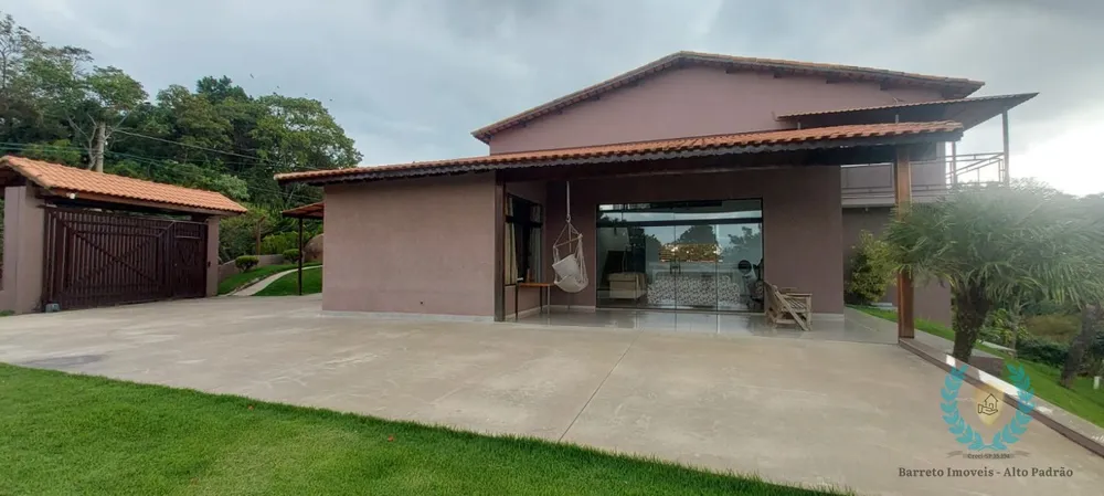 Chácara, 3 quartos, 2500 m² - Foto 1