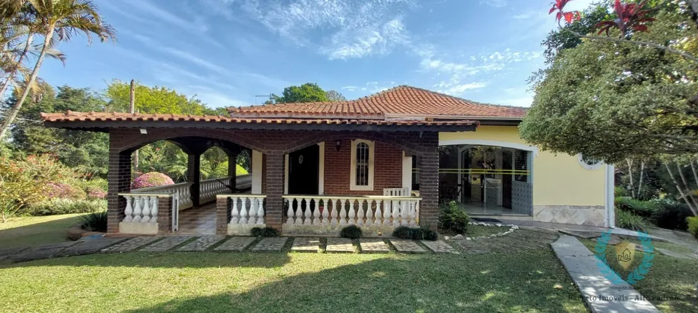 Chácara, 3 quartos, 2500 m² - Foto 1