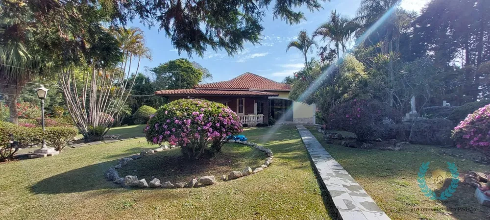 Chácara, 3 quartos, 2500 m² - Foto 1