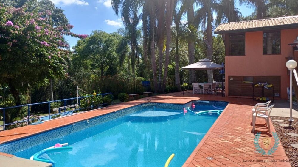 Casa de Condomínio à venda com 3 quartos, 275m² - Foto 2