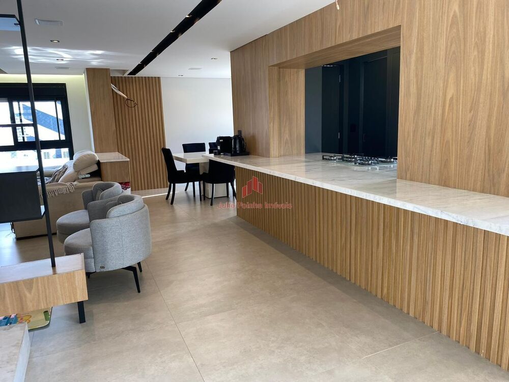 Cobertura, 3 quartos, 215 m² - Foto 2