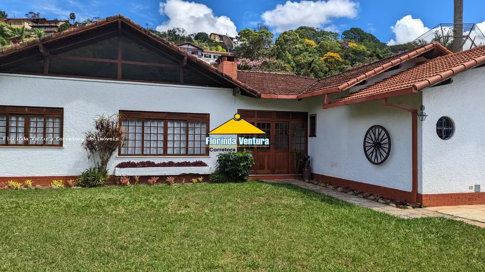 Casa de Condomínio à venda com 4 quartos, 390m² - Foto 1