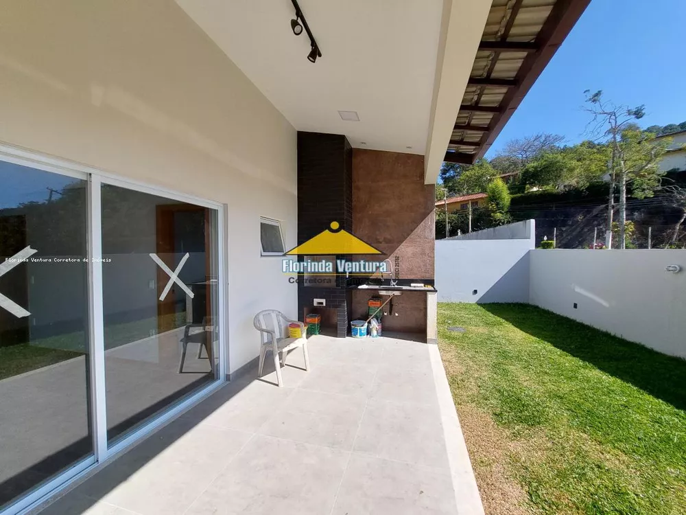 Casa de Condomínio à venda com 3 quartos, 214m² - Foto 3