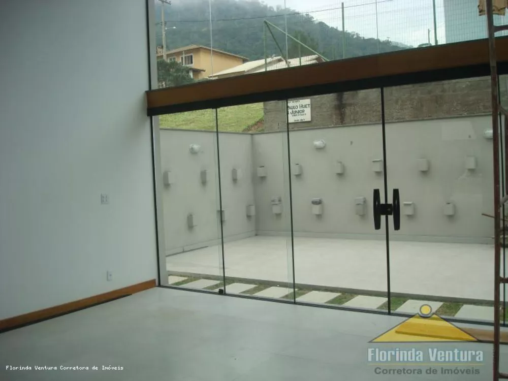 Casa de Condomínio à venda com 4 quartos, 350m² - Foto 2