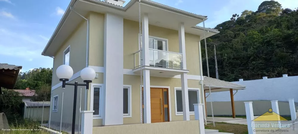 Casa de Condomínio à venda com 3 quartos, 230m² - Foto 1