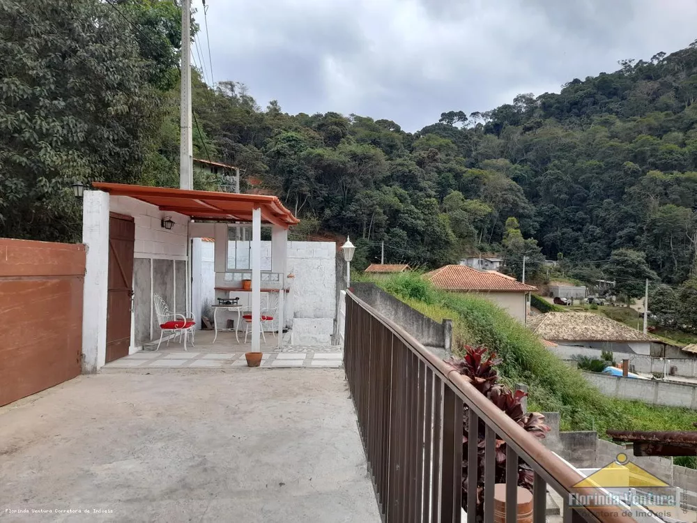 Casa à venda com 4 quartos, 181m² - Foto 1