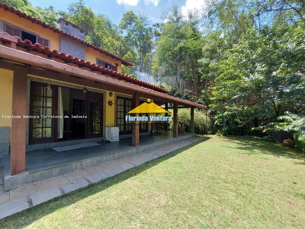 Casa de Condomínio à venda com 3 quartos, 213m² - Foto 1