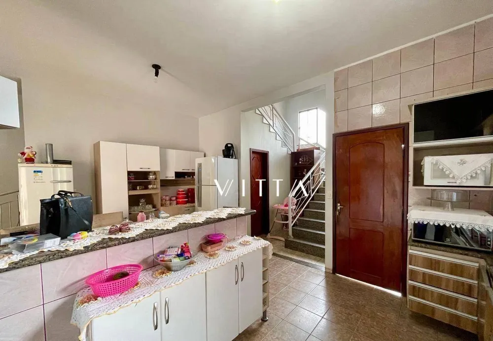 Casa, 4 quartos, 198 m² - Foto 2