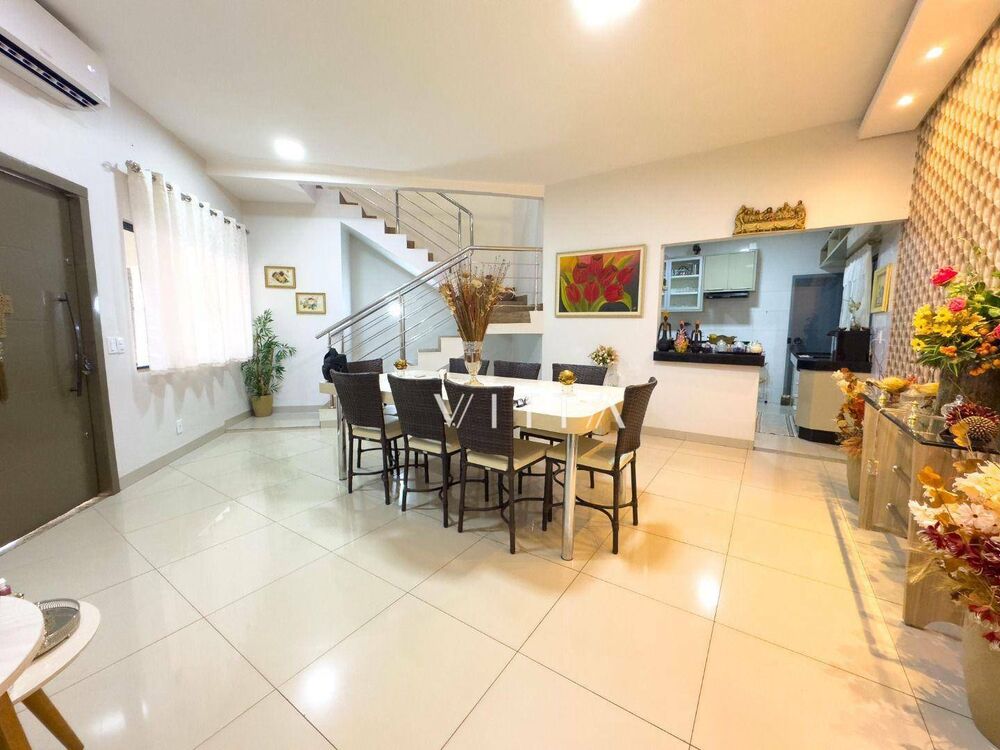 Casa à venda com 4 quartos, 329m² - Foto 4