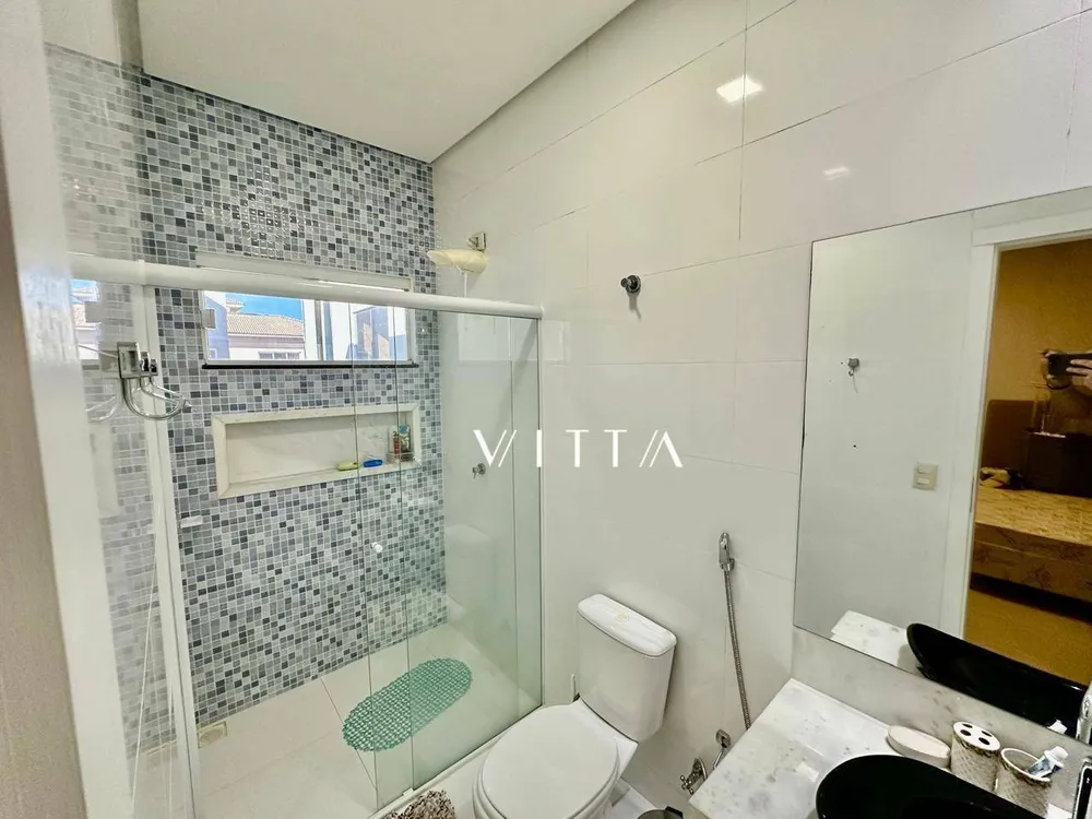 Casa, 4 quartos, 225 m² - Foto 1