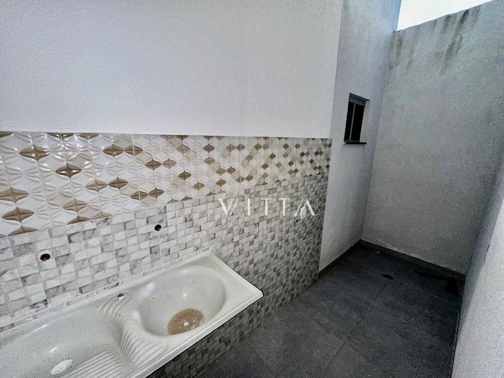Casa à venda com 2 quartos, 70m² - Foto 3