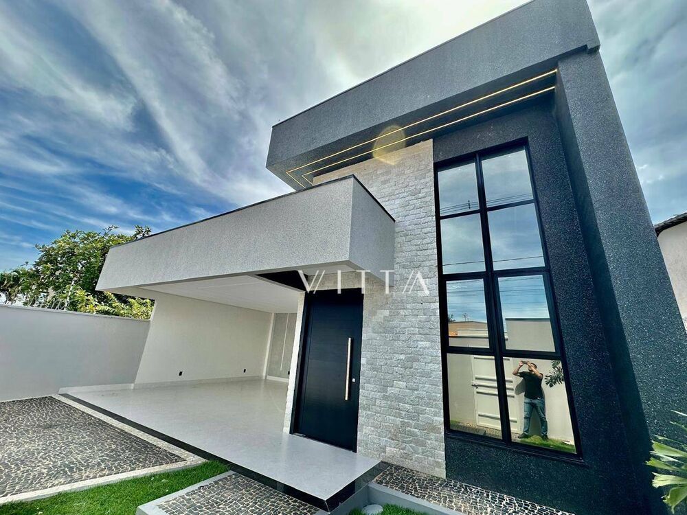 Casa à venda com 3 quartos, 206m² - Foto 1