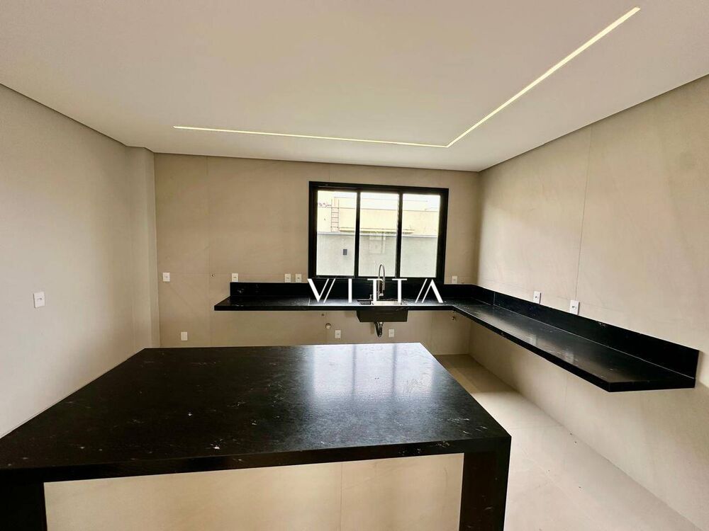 Casa de Condomínio à venda com 3 quartos, 352m² - Foto 3