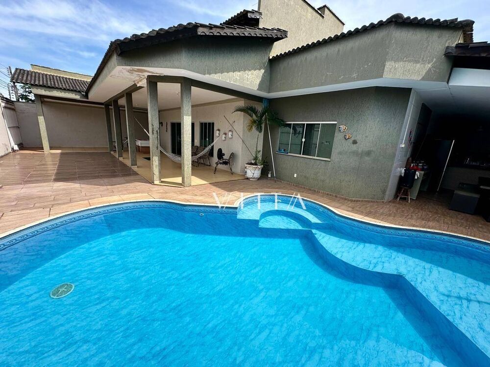 Casa à venda com 5 quartos, 298m² - Foto 1