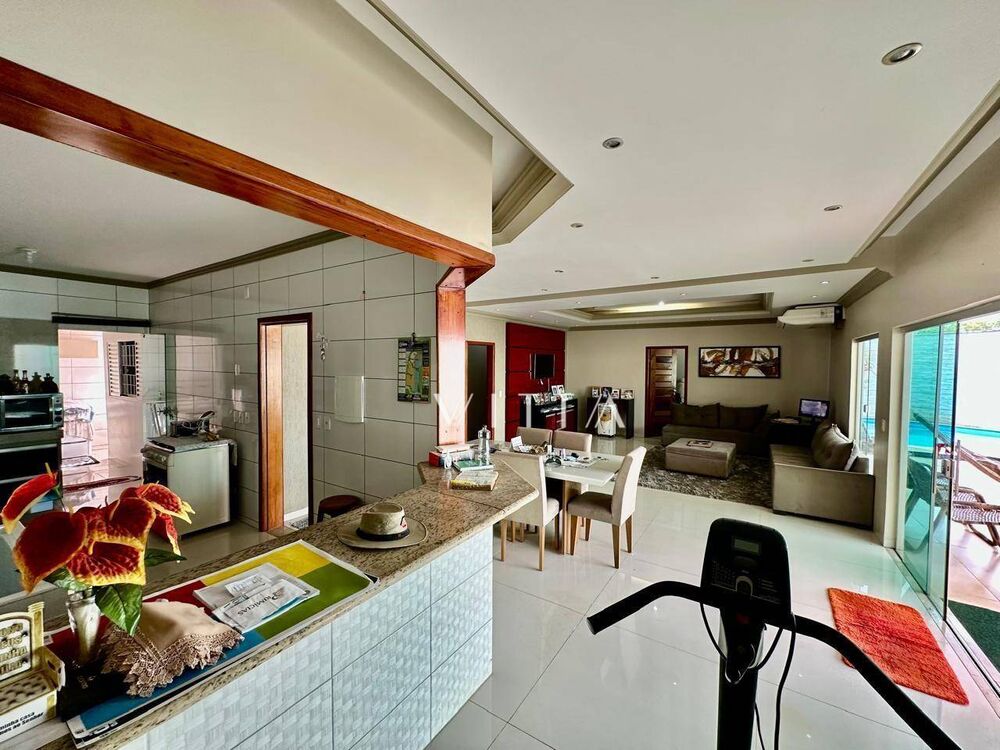 Casa à venda com 5 quartos, 298m² - Foto 4