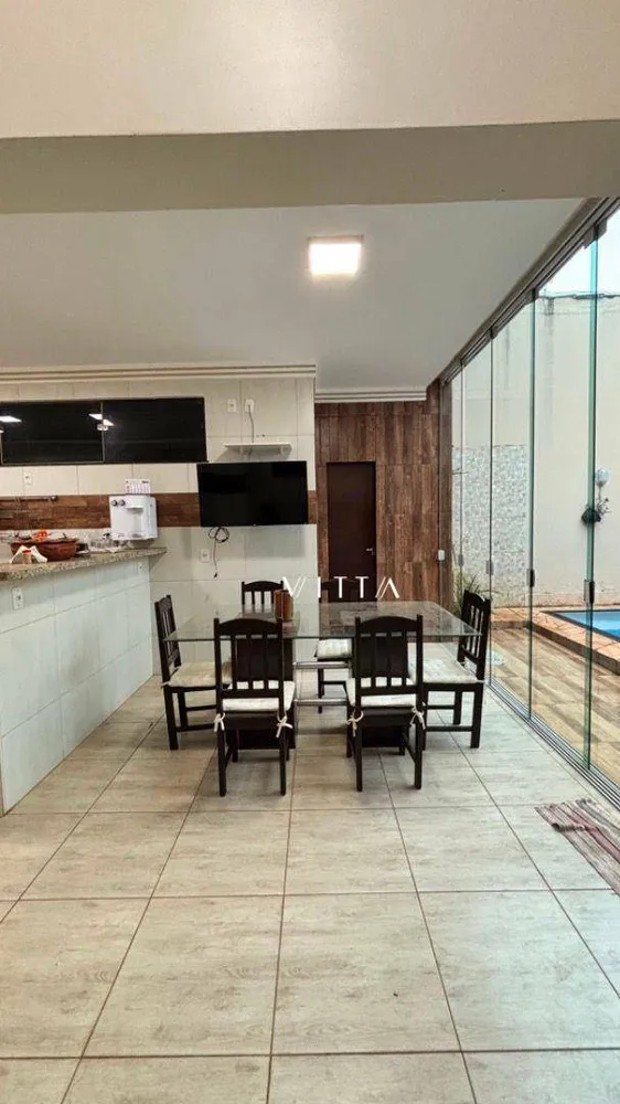 Casa, 6 quartos, 165 m² - Foto 1