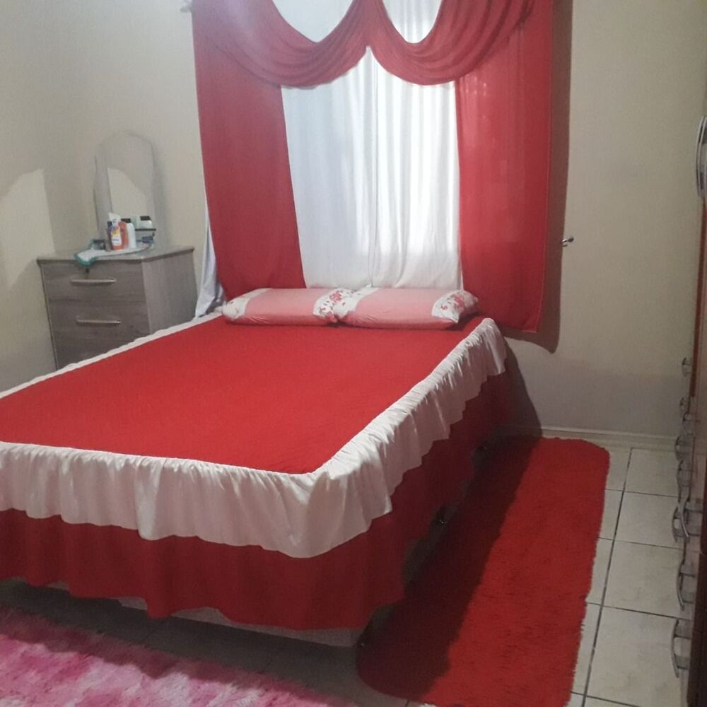 Casa à venda com 3 quartos, 210m² - Foto 2
