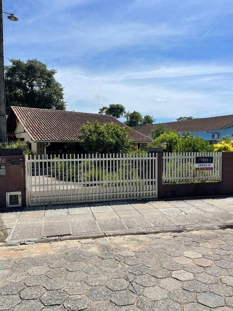 Casa, 3 quartos, 196 m² - Foto 1