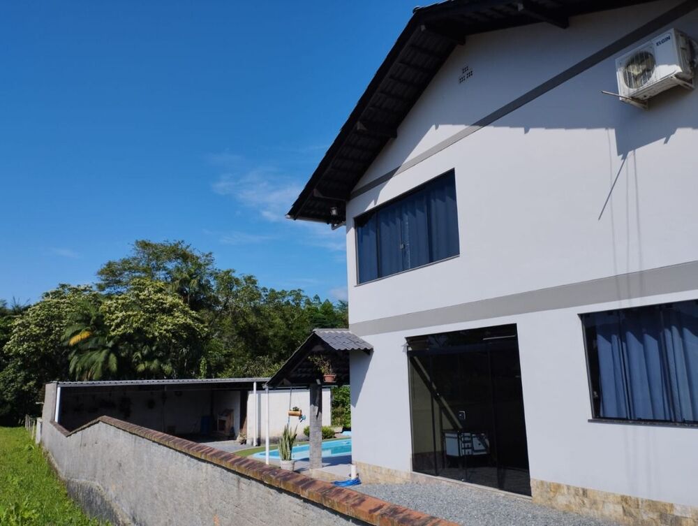 Casa, 4 quartos, 258 m² - Foto 1