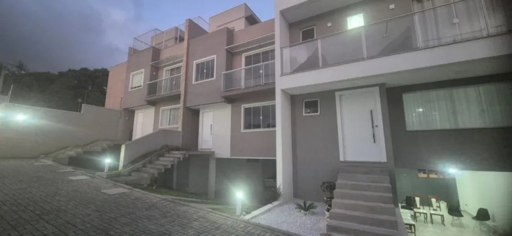 Sobrado, 3 quartos, 209 m² - Foto 1