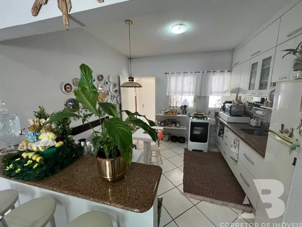 Apartamento à venda com 3 quartos, 143m² - Foto 4