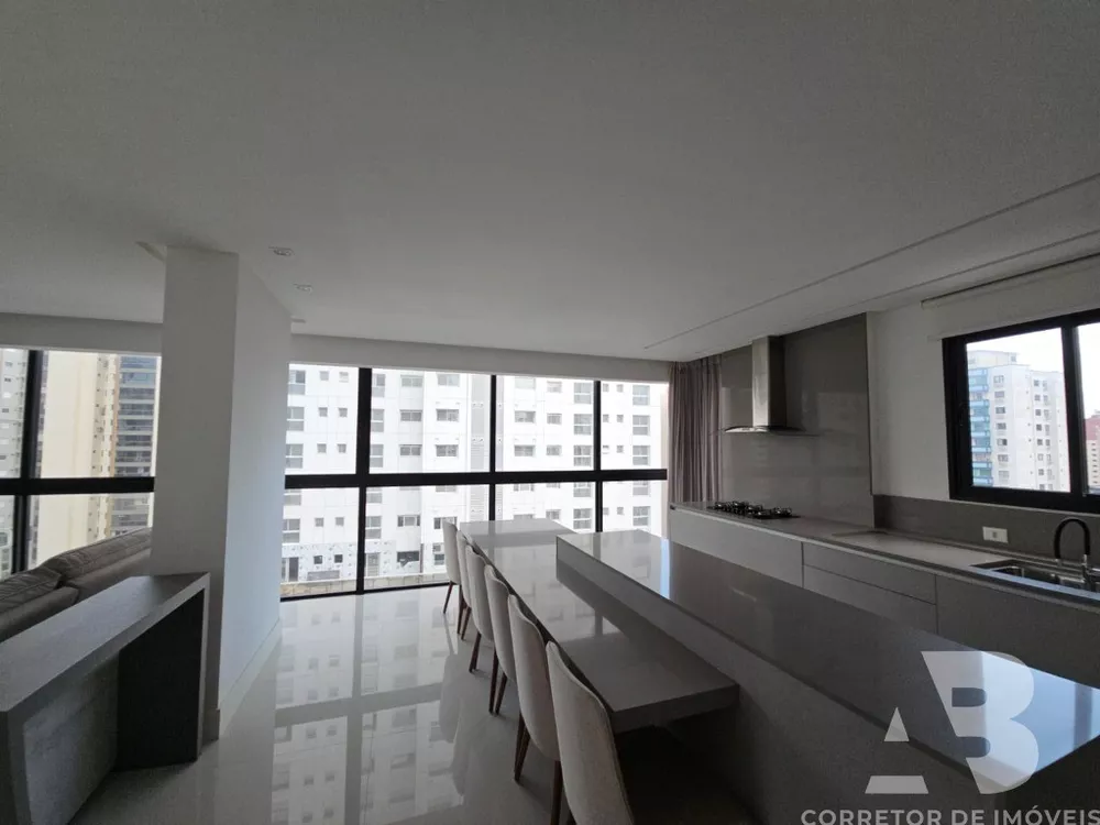 Apartamento à venda com 3 quartos, 182m² - Foto 4