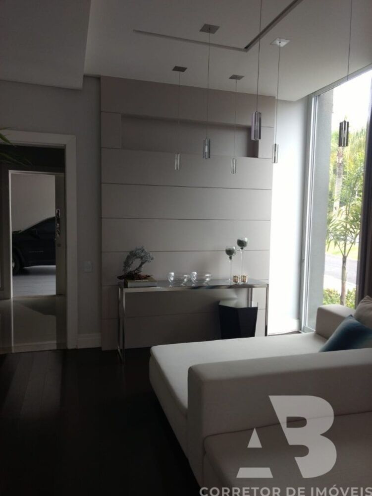 Casa, 4 quartos, 550 m² - Foto 1