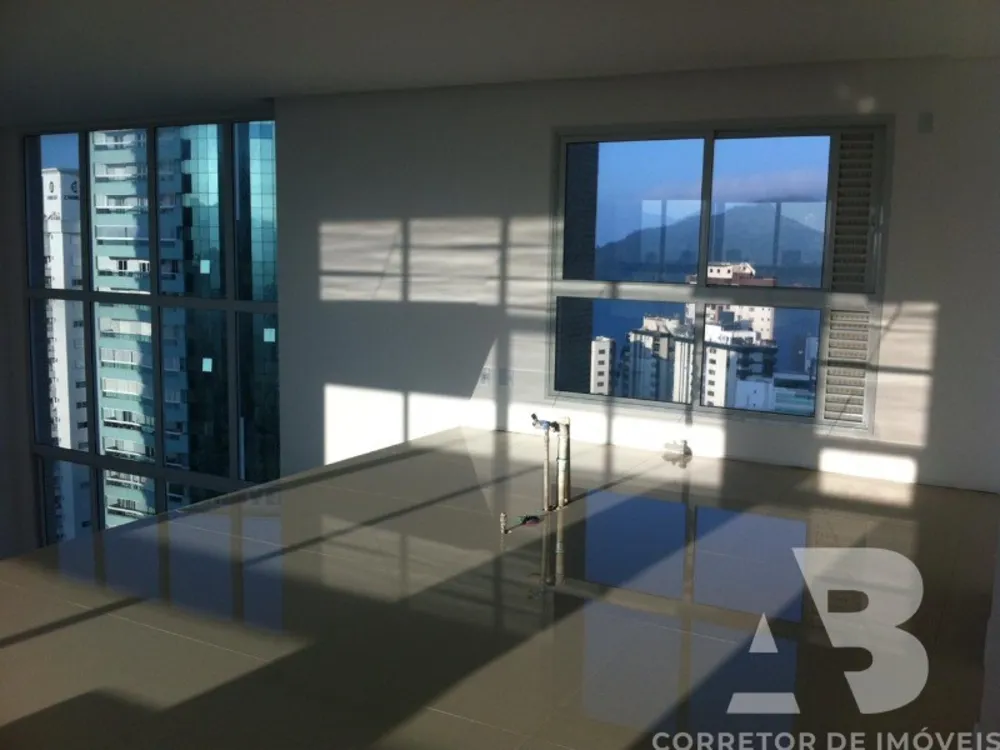 Cobertura, 3 quartos, 330 m² - Foto 2