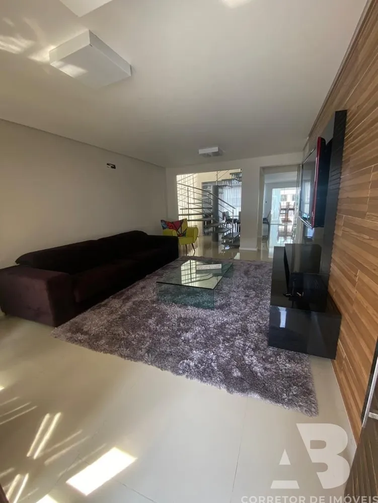 Casa, 4 quartos, 309 m² - Foto 1