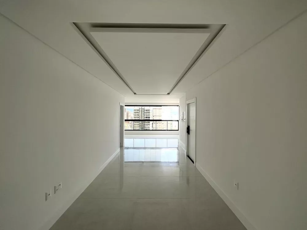 Apartamento à venda com 3 quartos, 114m² - Foto 1