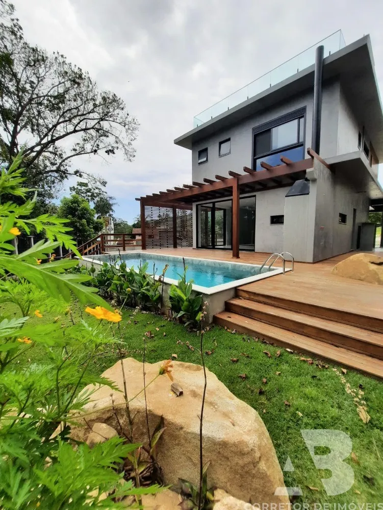 Casa, 3 quartos, 258 m² - Foto 1