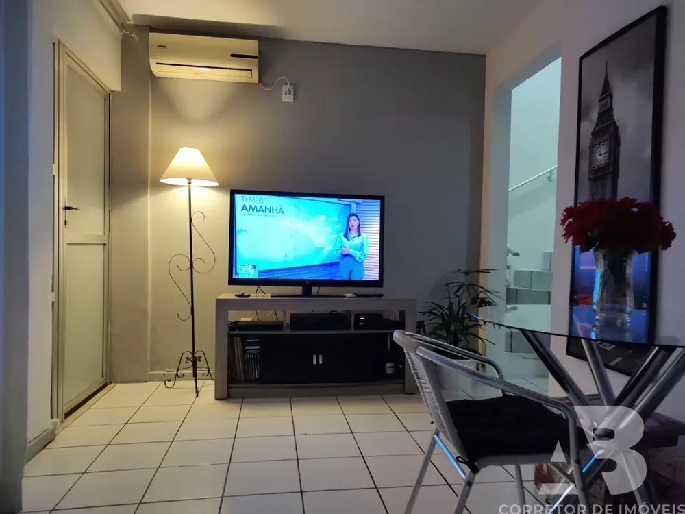 Casa à venda com 2 quartos, 55m² - Foto 4