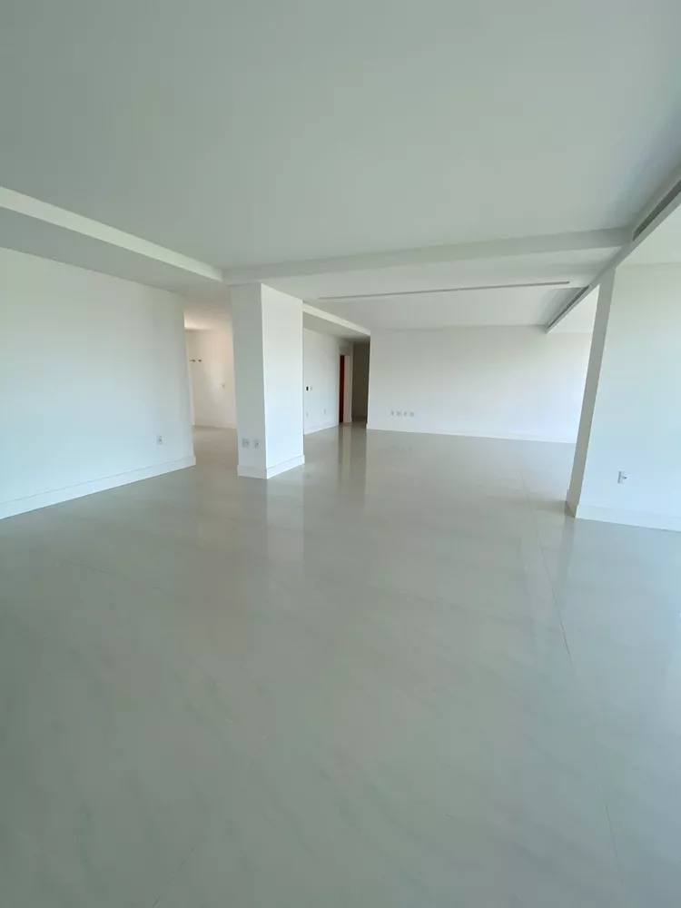 Apartamento à venda com 4 quartos, 220m² - Foto 3