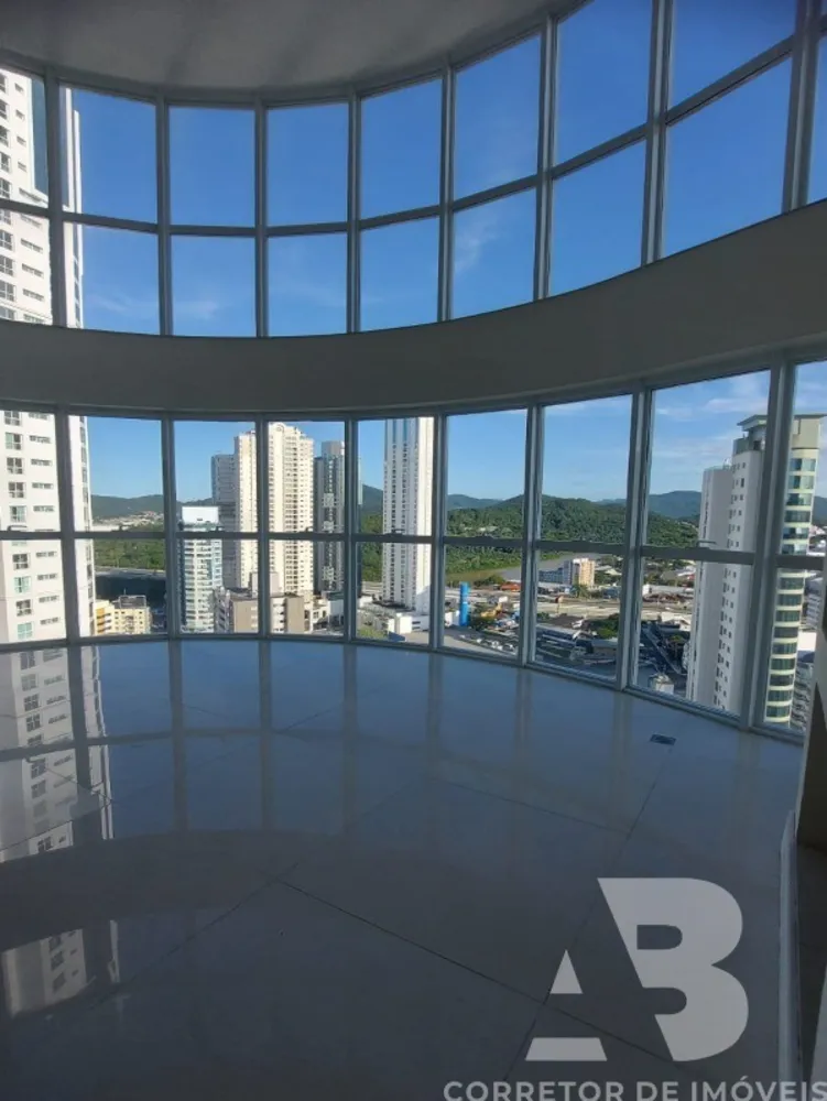 Apartamento, 4 quartos, 233 m² - Foto 2